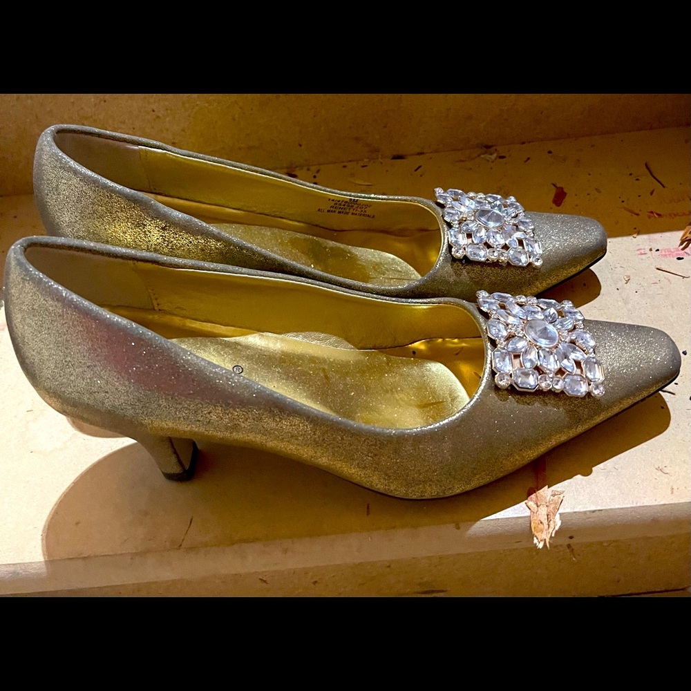 Metallic gold kitten heel with jewel toe size 9